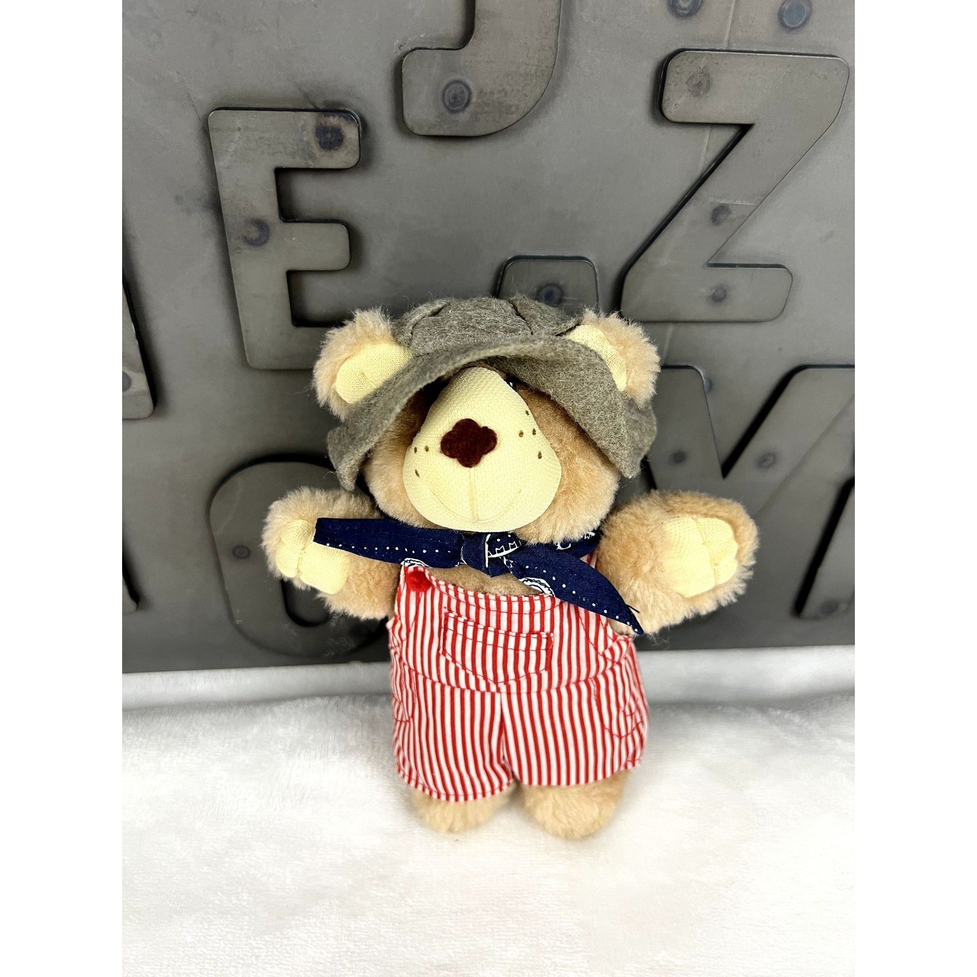 Vintage 1986 Furskins bear plush