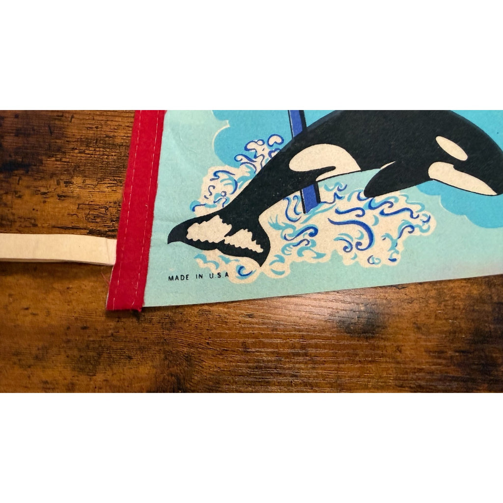 Vintage 1973 Sea World Shamu pennant Made in USA