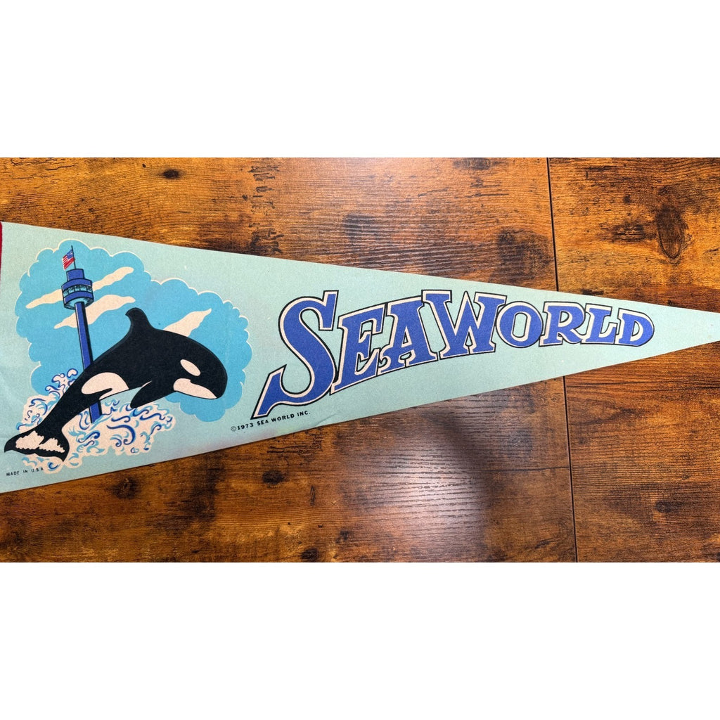 Vintage 1973 Sea World Shamu pennant Made in USA