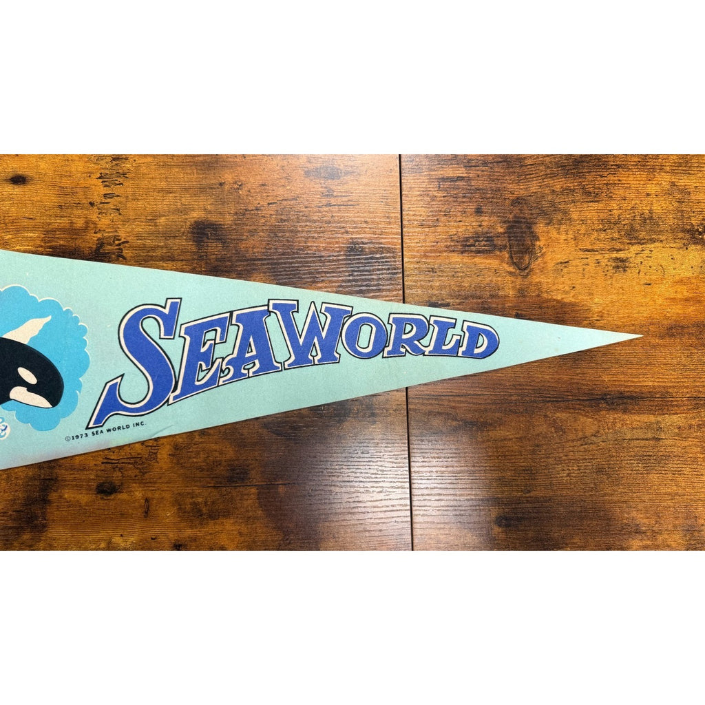 Vintage 1973 Sea World Shamu pennant Made in USA