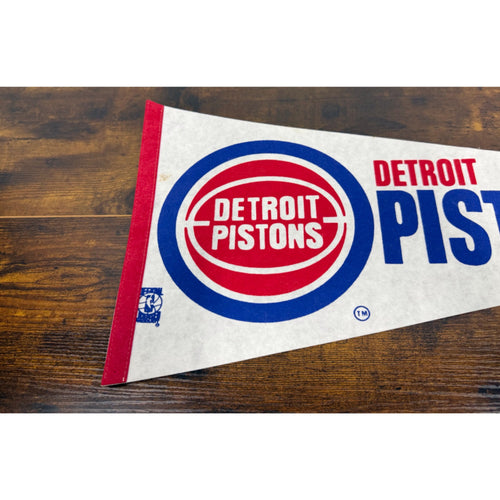 Detroit Pistons Vintage NBA Felt Pennant Red & Blue Basketball Memorabilia