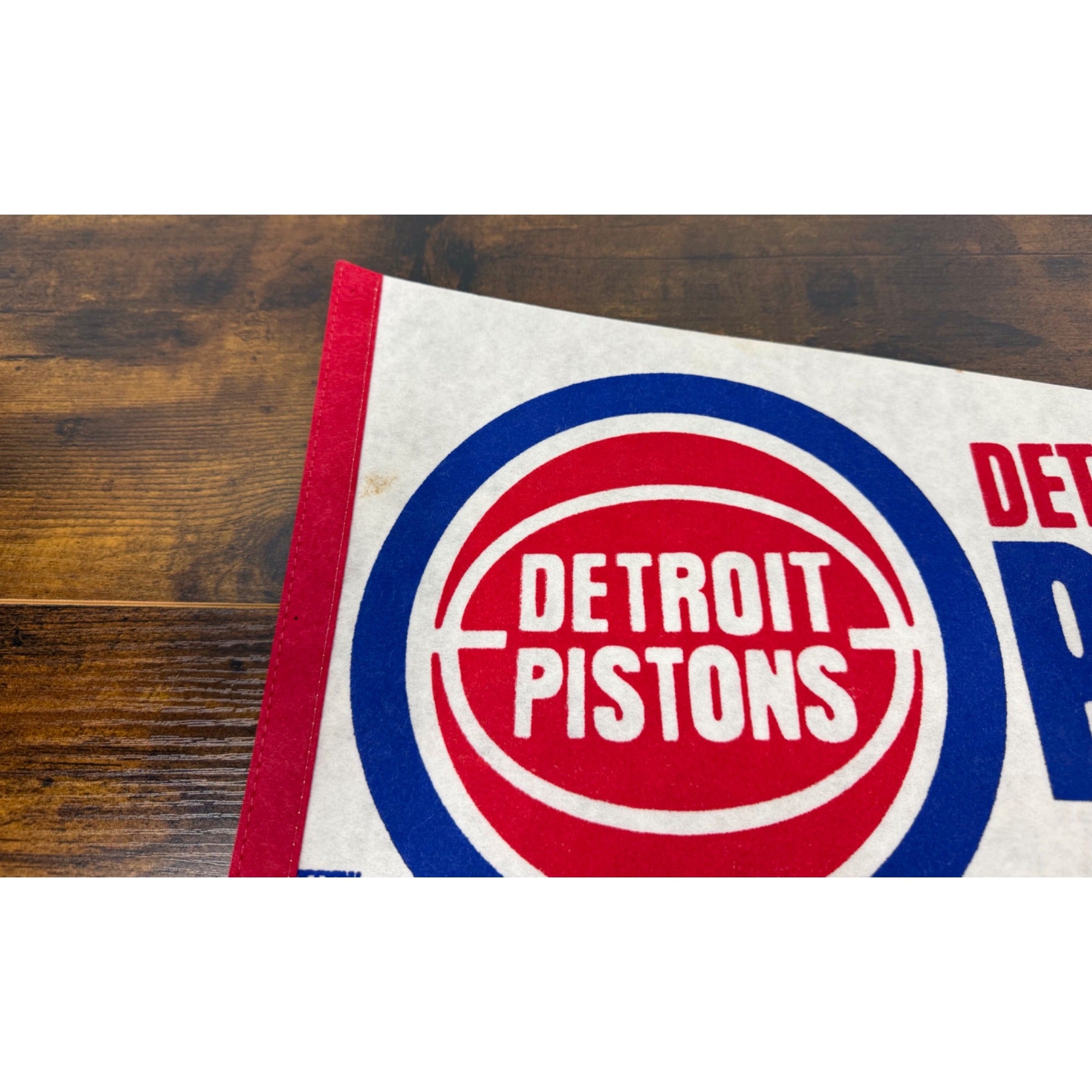 Detroit Pistons Vintage NBA Felt Pennant Red & Blue Basketball Memorabilia