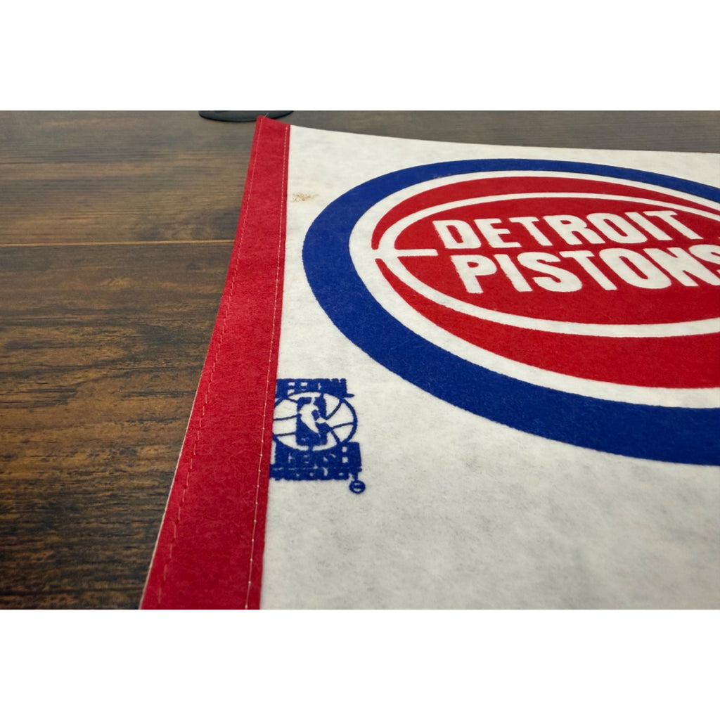 Detroit Pistons Vintage NBA Felt Pennant Red & Blue Basketball Memorabilia