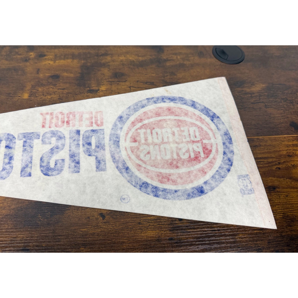 Detroit Pistons Vintage NBA Felt Pennant Red & Blue Basketball Memorabilia