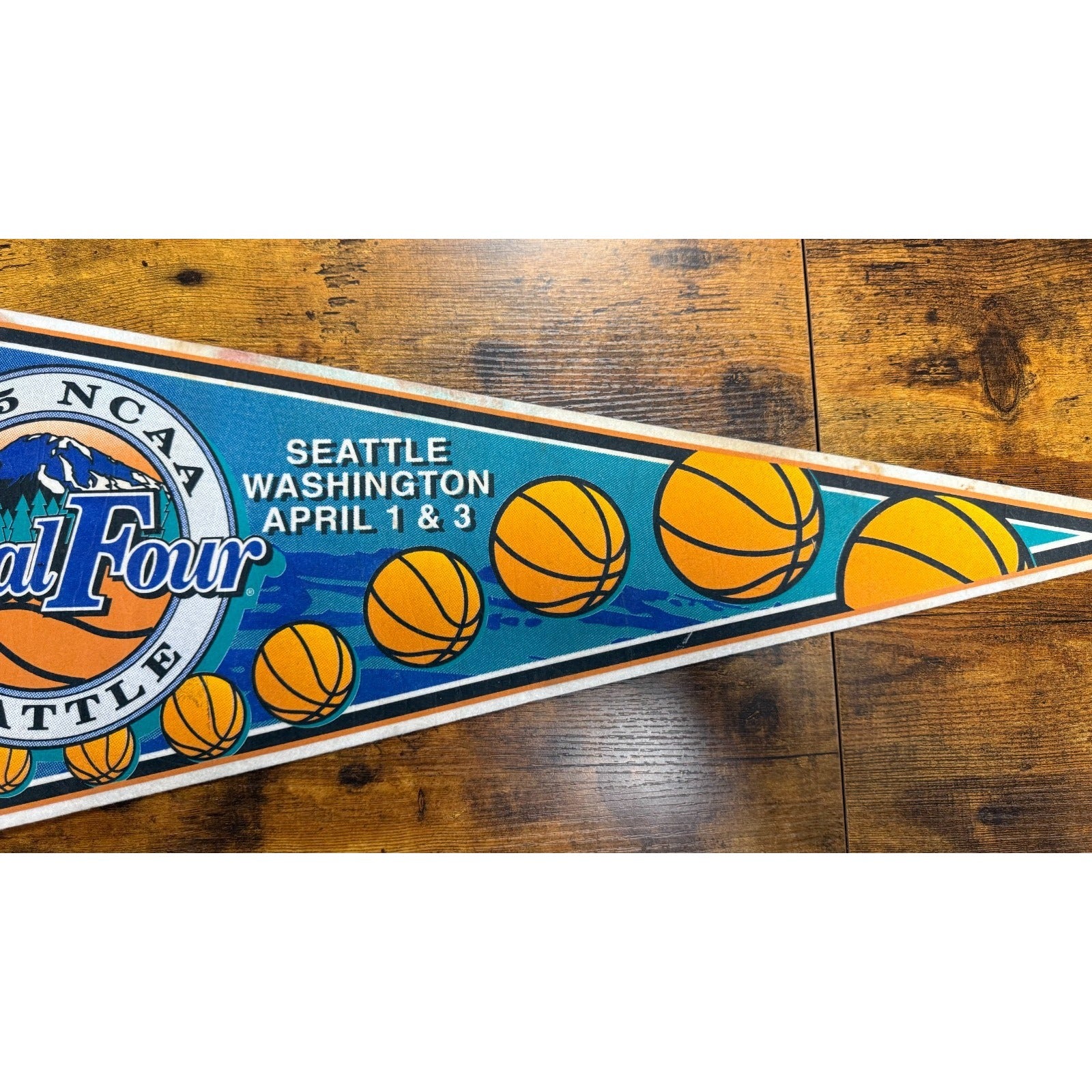 Vintage 1995 NCAA Seattle Washington Final Four pennant