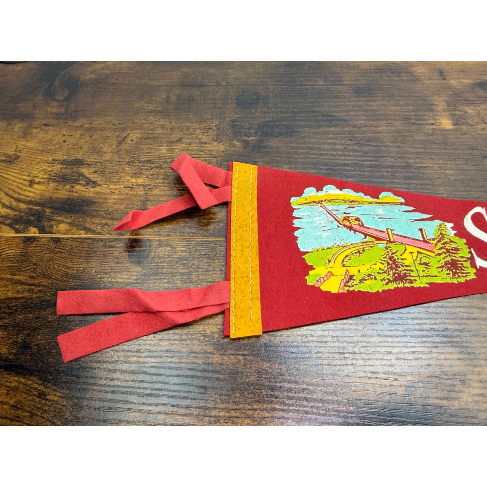 Vintage Seattle Washington Souvenir Felt Pennant - Scenic Artwork - 12 inches