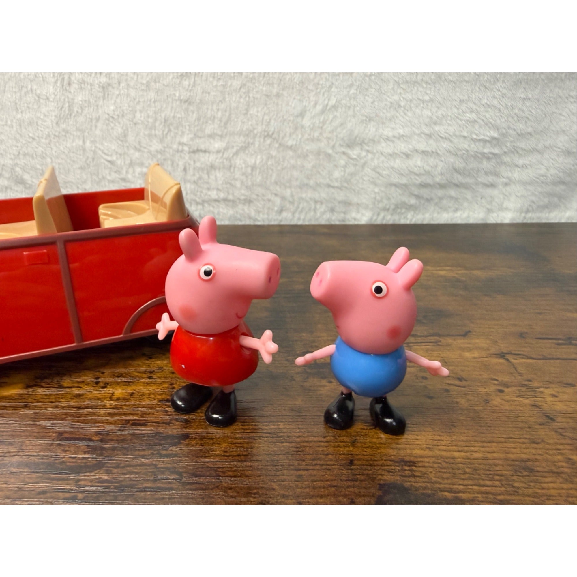 Peppa Pig Family Figure Set With Red Car Toy - Daddy Pig Peppa & George