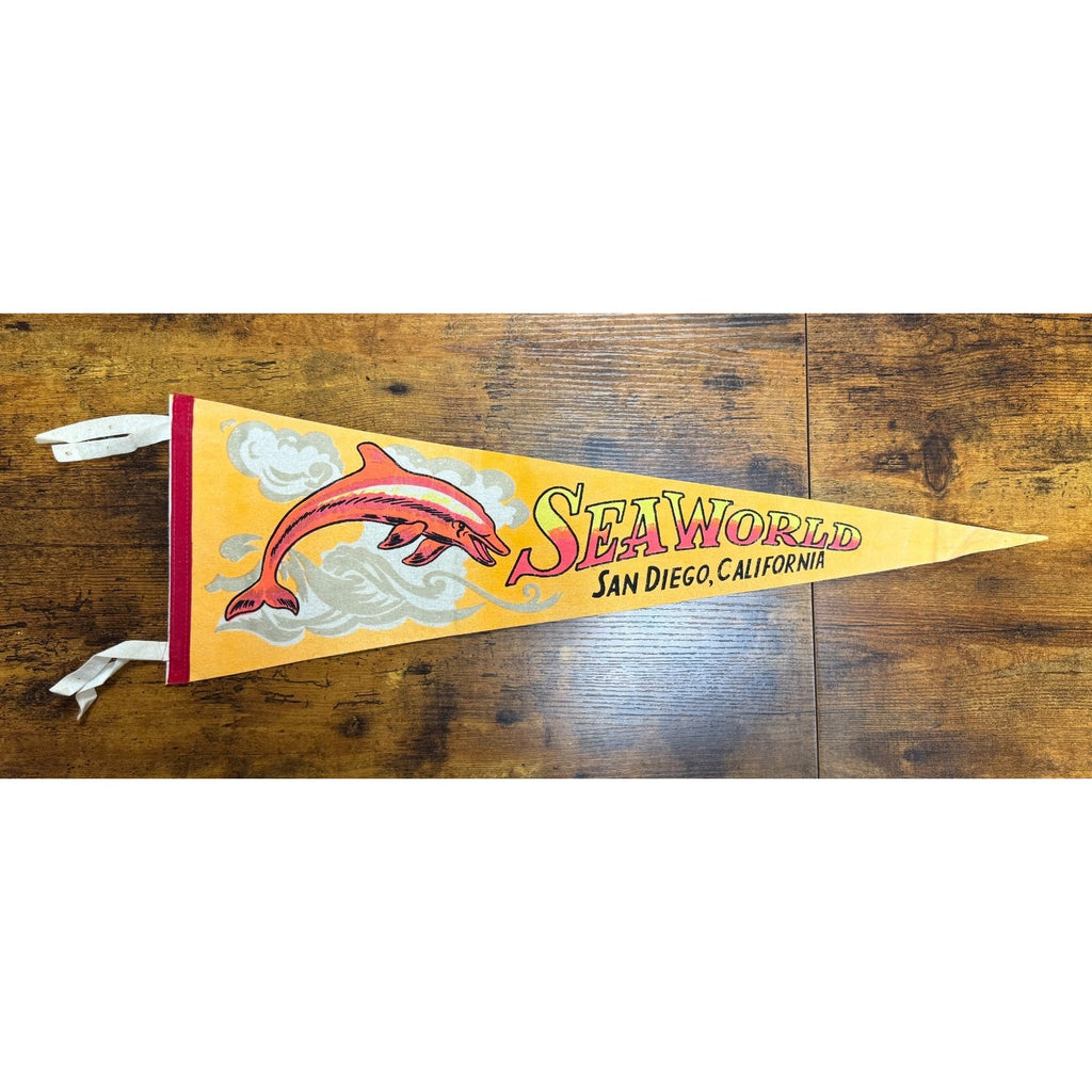 Vintage Sea World San Diego, California pennant