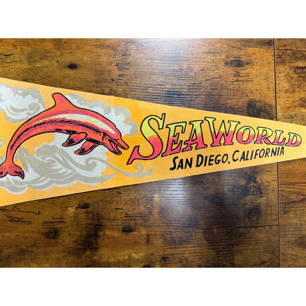 Vintage Sea World San Diego, California pennant