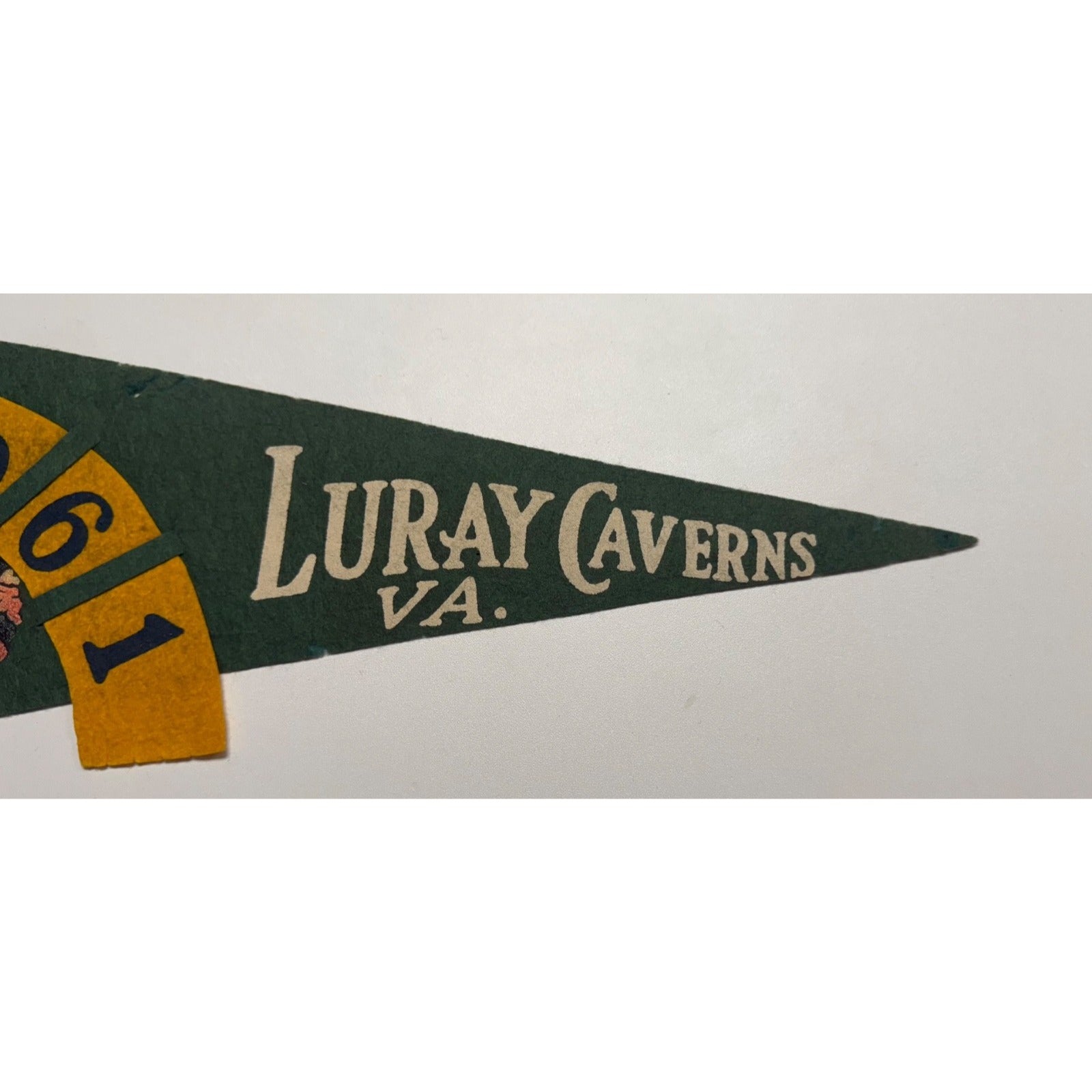 Vintage 1961 Luray Caverns, Va. pennant
