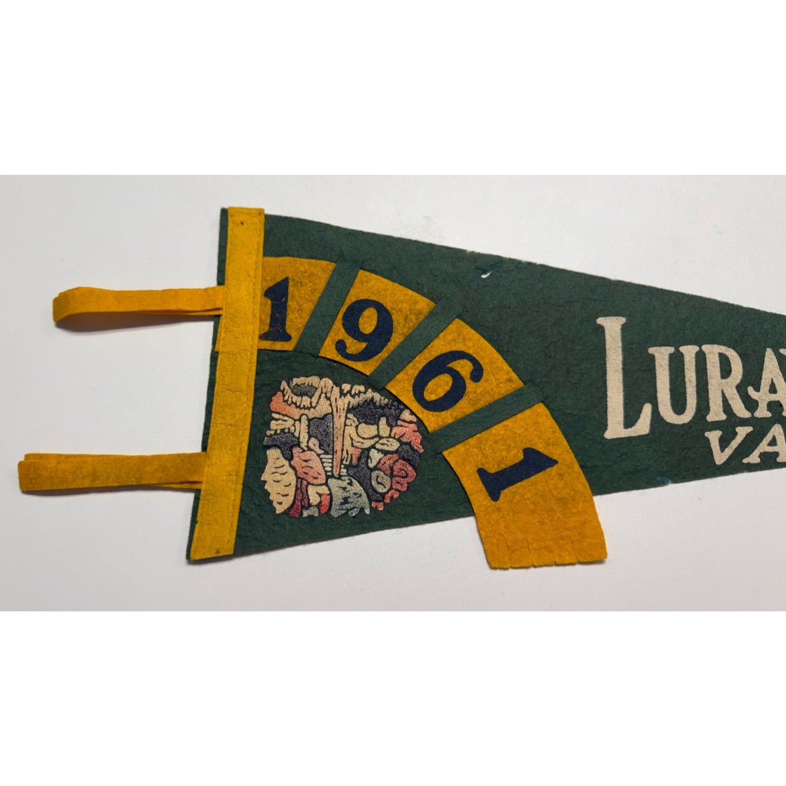 Vintage 1961 Luray Caverns, Va. pennant