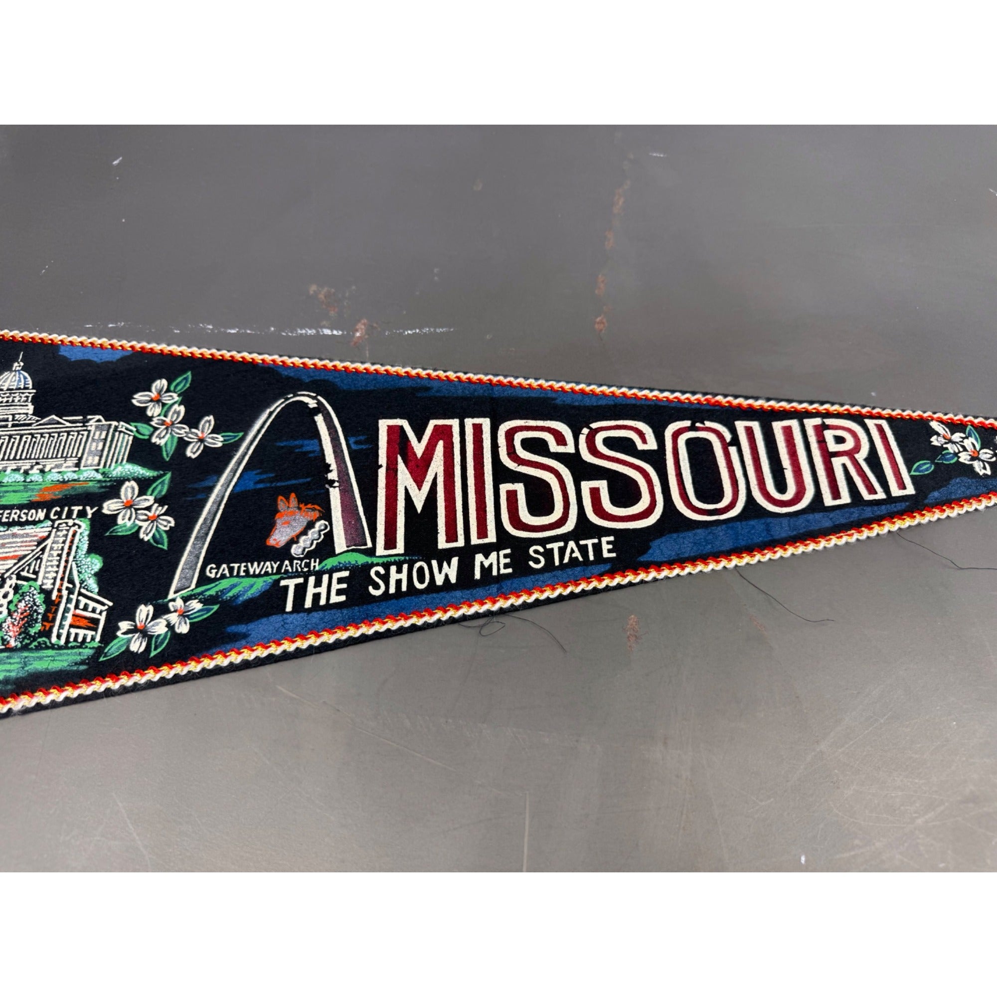 Vintage Missouri “The show me state” pennant made in Japan