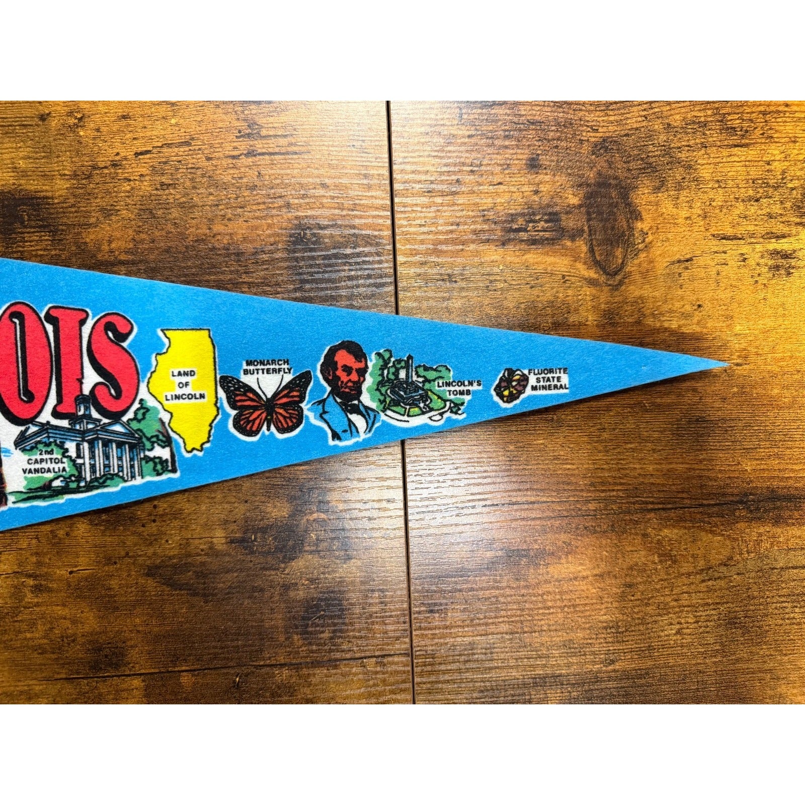 Vintage Illinois state pennant