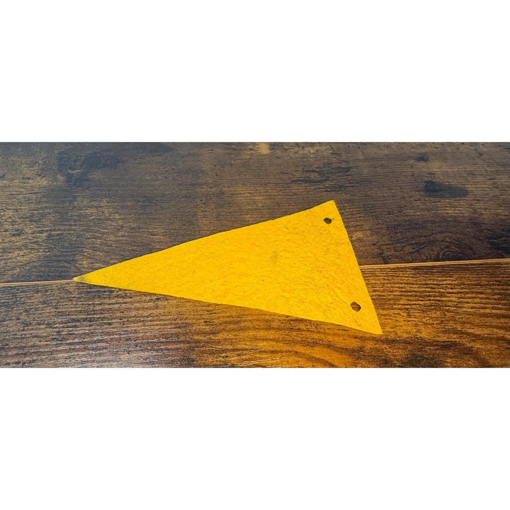 Vintage Buffalo Bill Museum Felt Pennant Cody Wyoming Western Memorabilia Yellow