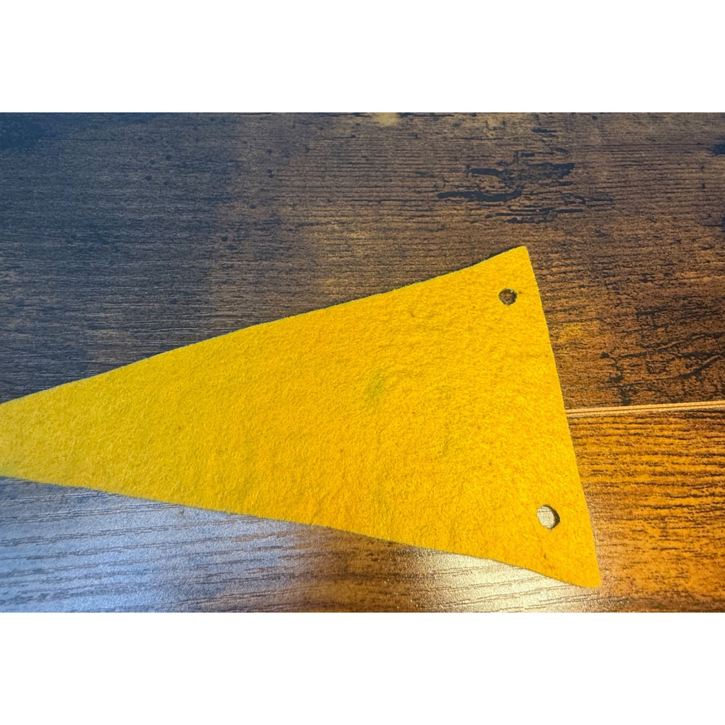 Vintage Buffalo Bill Museum Felt Pennant Cody Wyoming Western Memorabilia Yellow