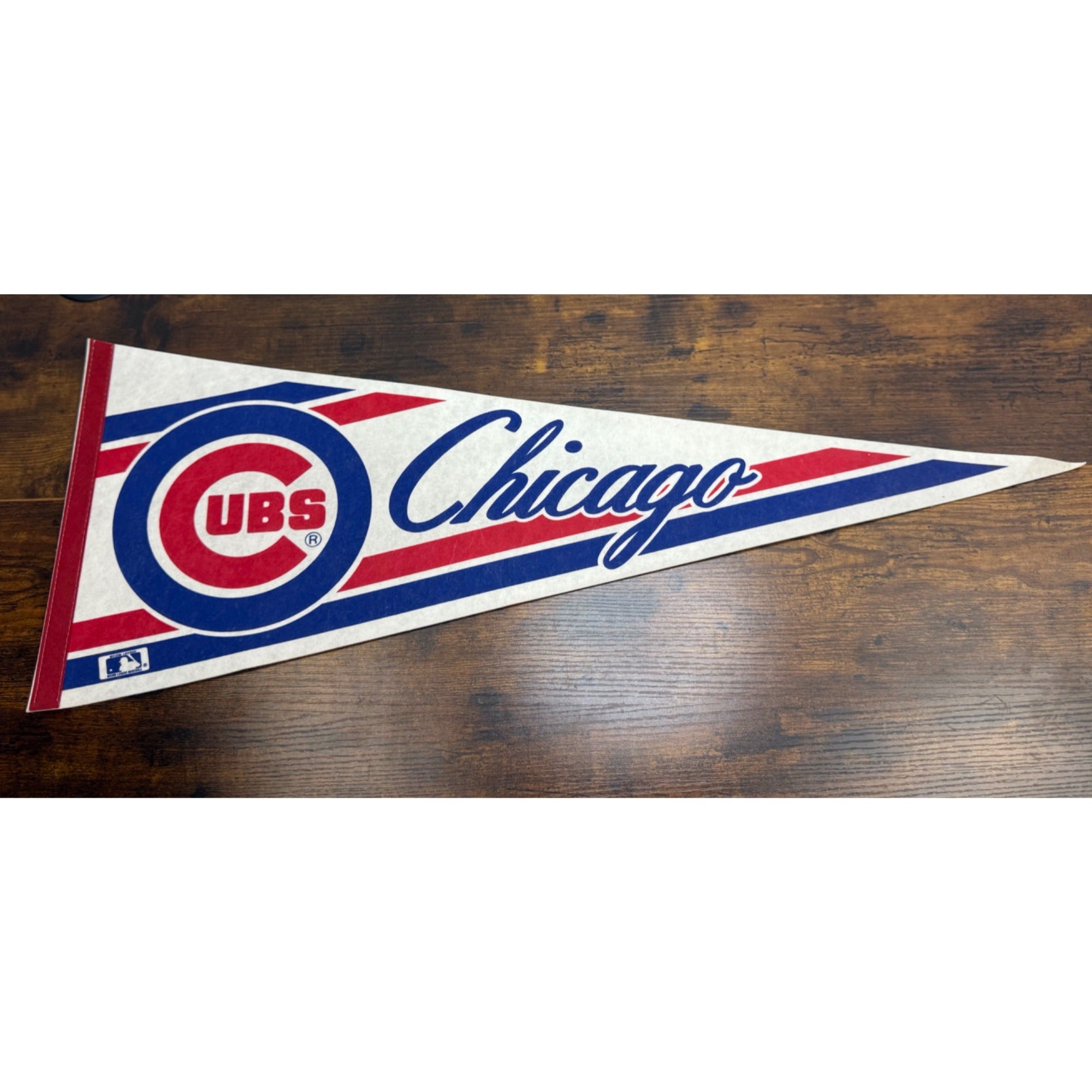 Chicago Cubs MLB Vintage Felt Pennant Triangle Flag 30 inches
