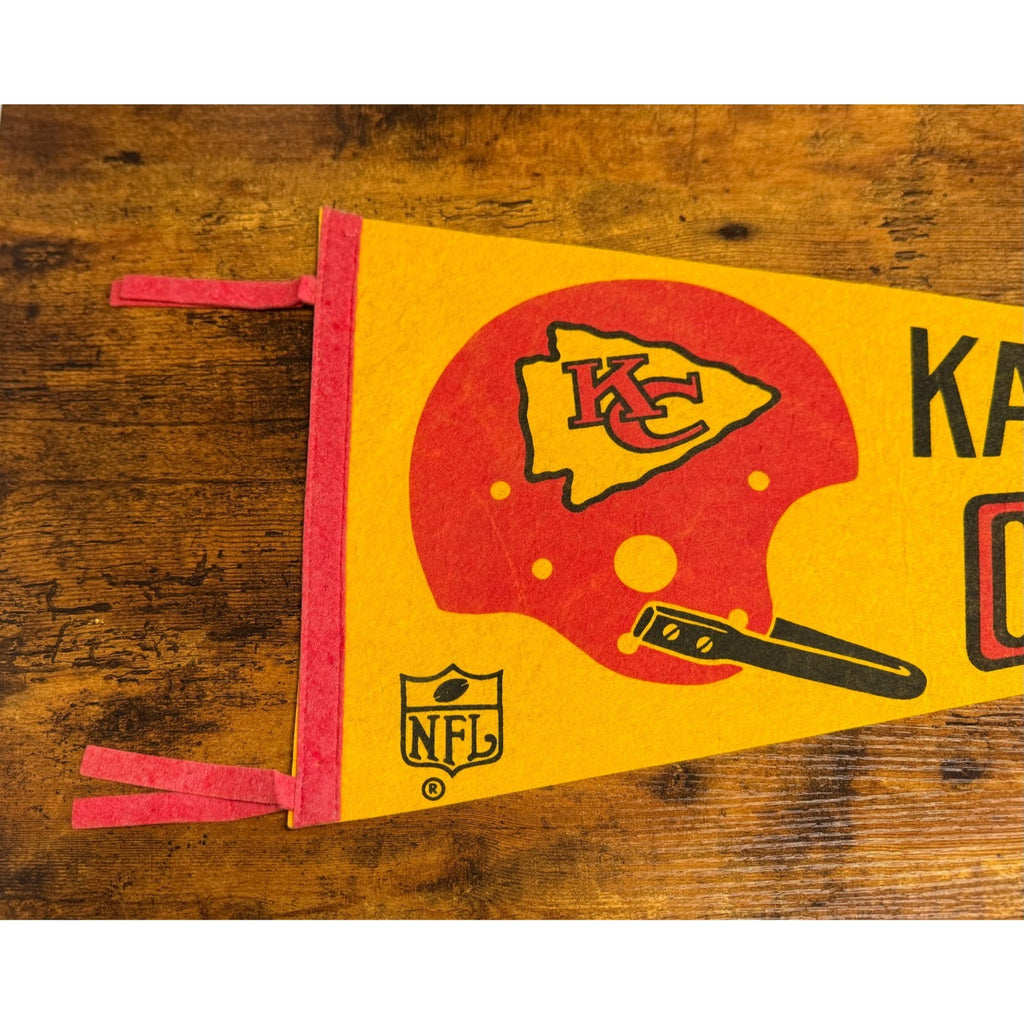 Vintage NFL Kansas City Chiefs pennant single bar helmet