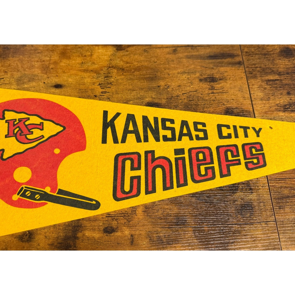 Vintage NFL Kansas City Chiefs pennant single bar helmet