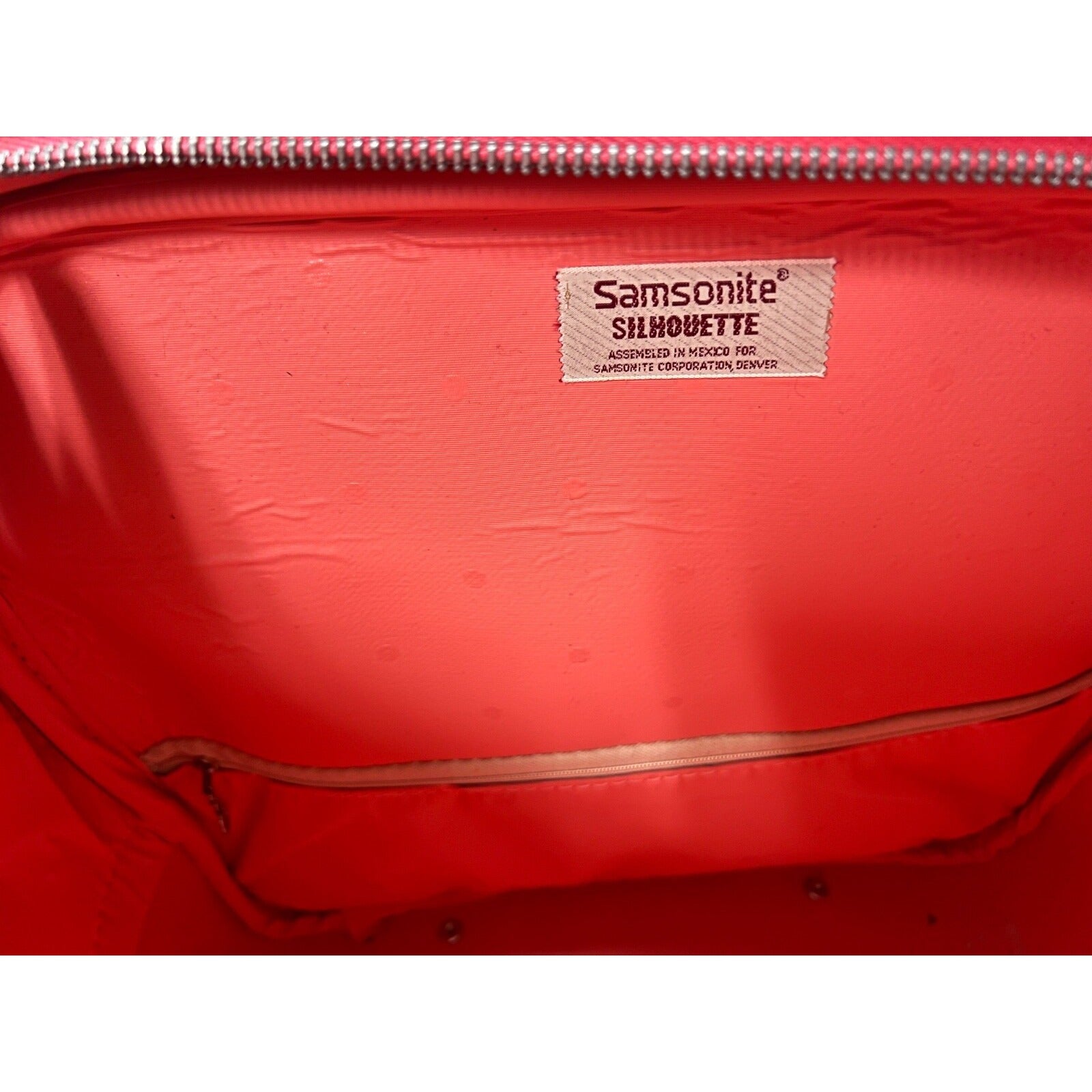 Vintage 1970's Red Samsonite Silhouette carry on zipper bag with lock and key