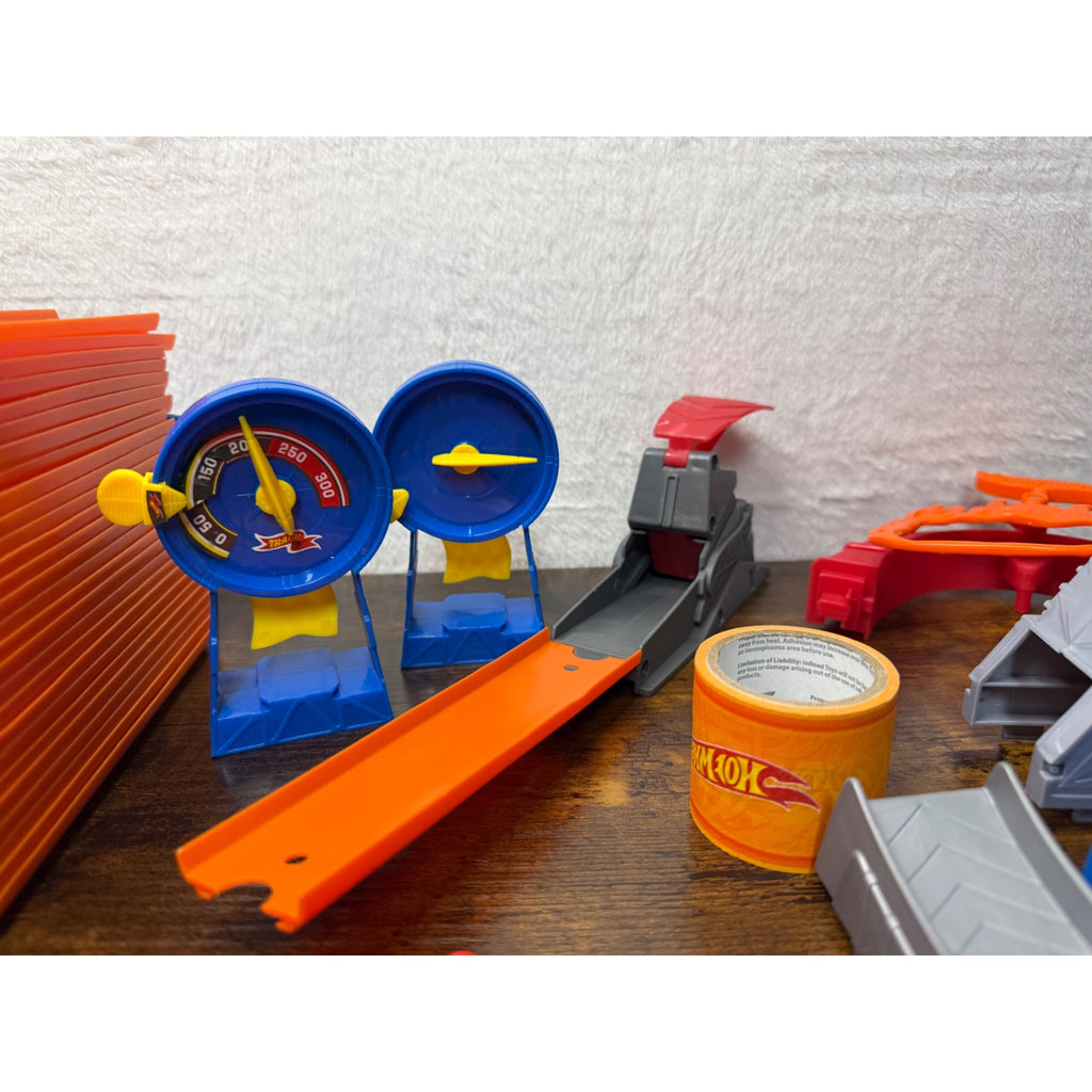 Lot of hot wheels track
