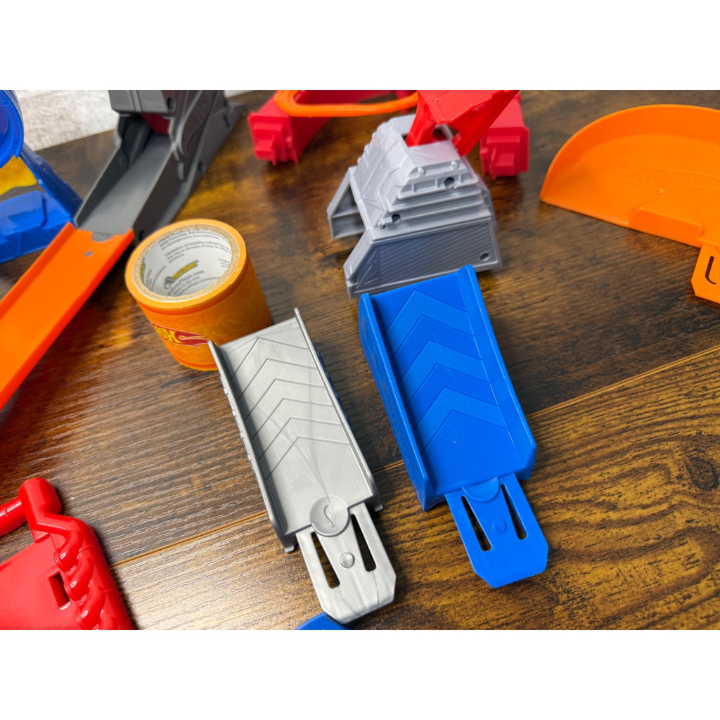 Lot of hot wheels track