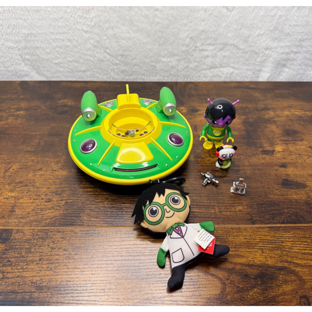 Ryans World Alien Spaceship Playset With Figures & Accessories