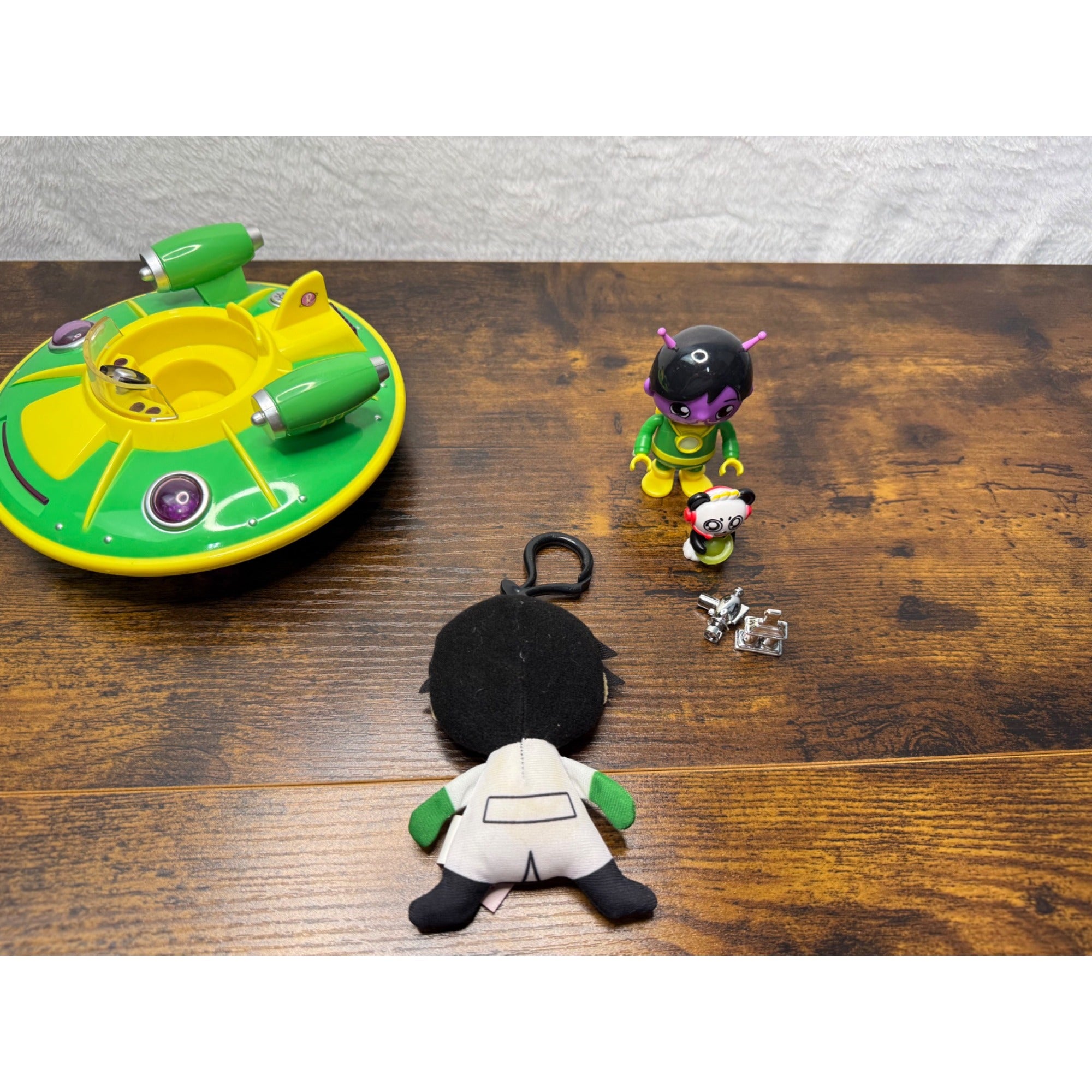 Ryans World Alien Spaceship Playset With Figures & Accessories