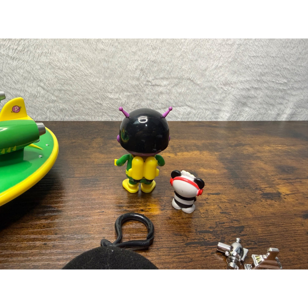 Ryans World Alien Spaceship Playset With Figures & Accessories