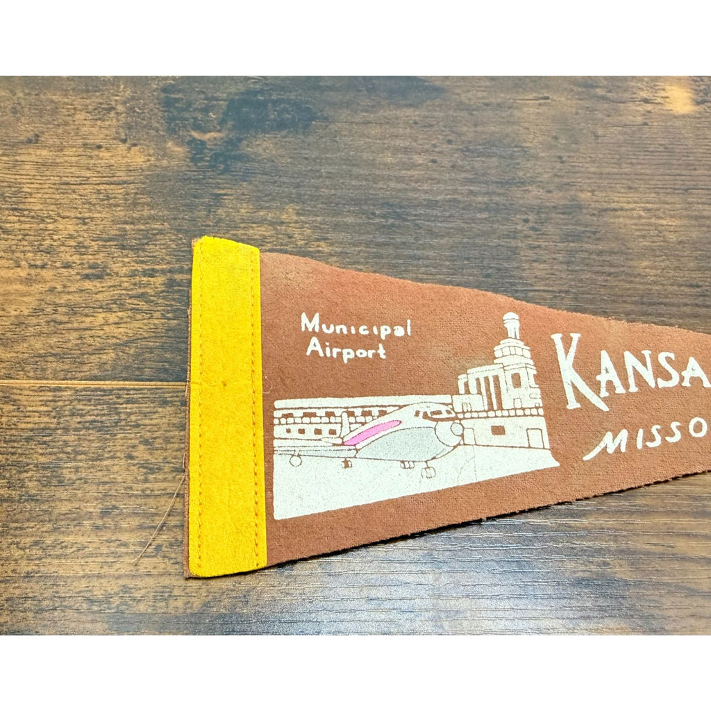 Vintage Kansas Cty, Missouri mini pennant 9 inches
