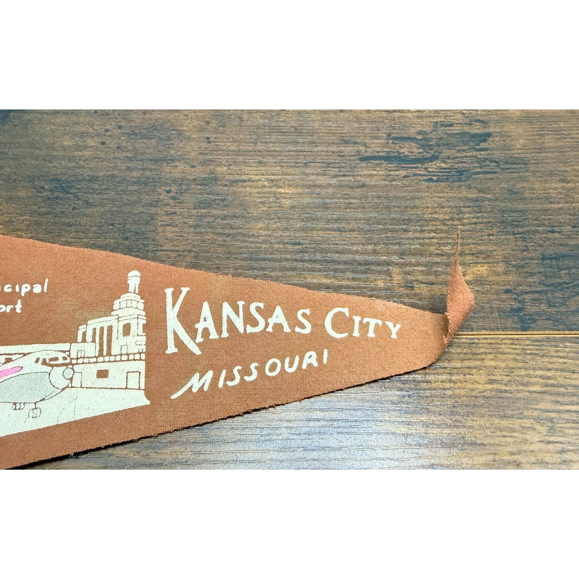 Vintage Kansas Cty, Missouri mini pennant 9 inches
