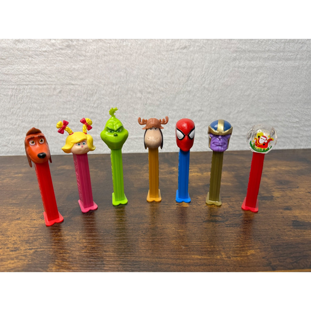 Lot of pez dispensers