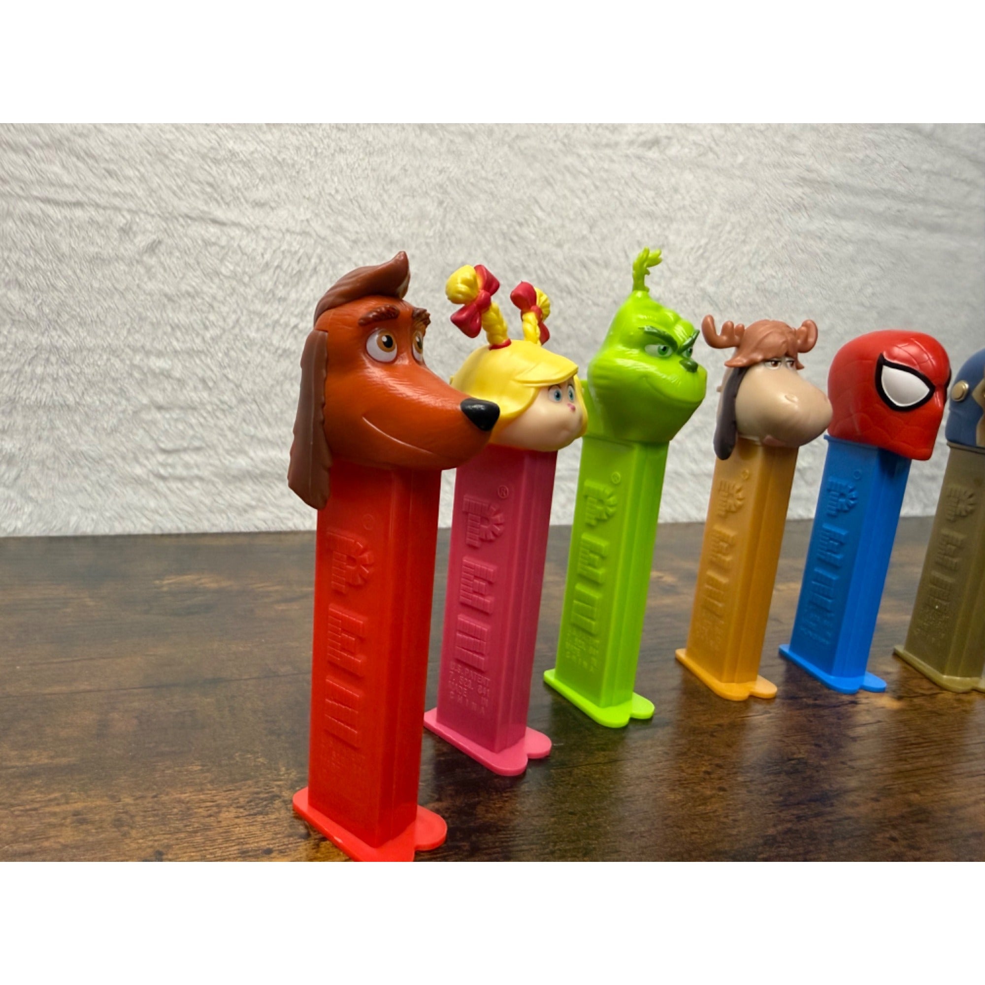 Lot of pez dispensers