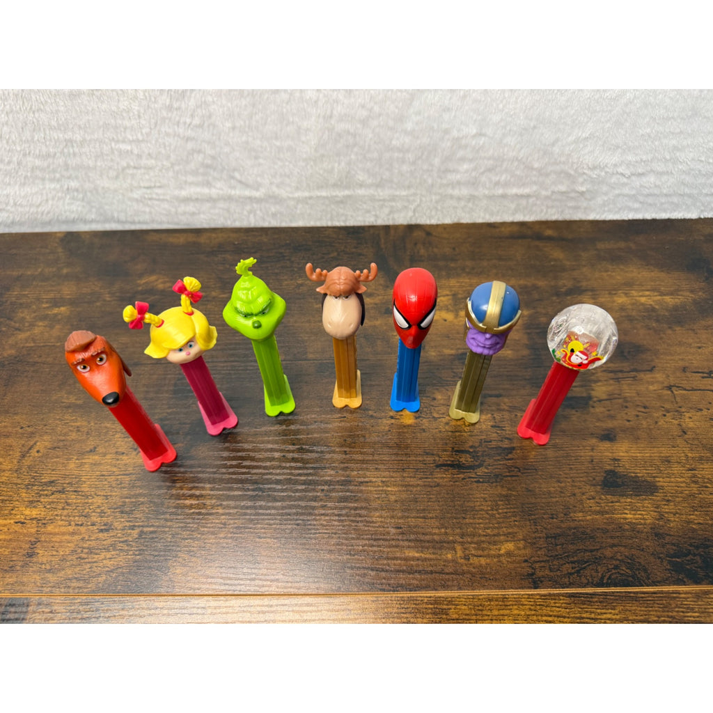 Lot of pez dispensers