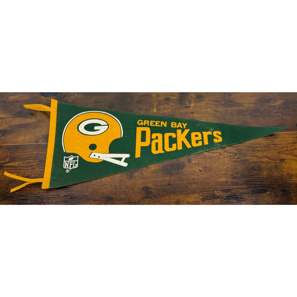 Green Bay Packers NFL Vintage Felt Pennant With Helmet Logo - Sports Memorabilia