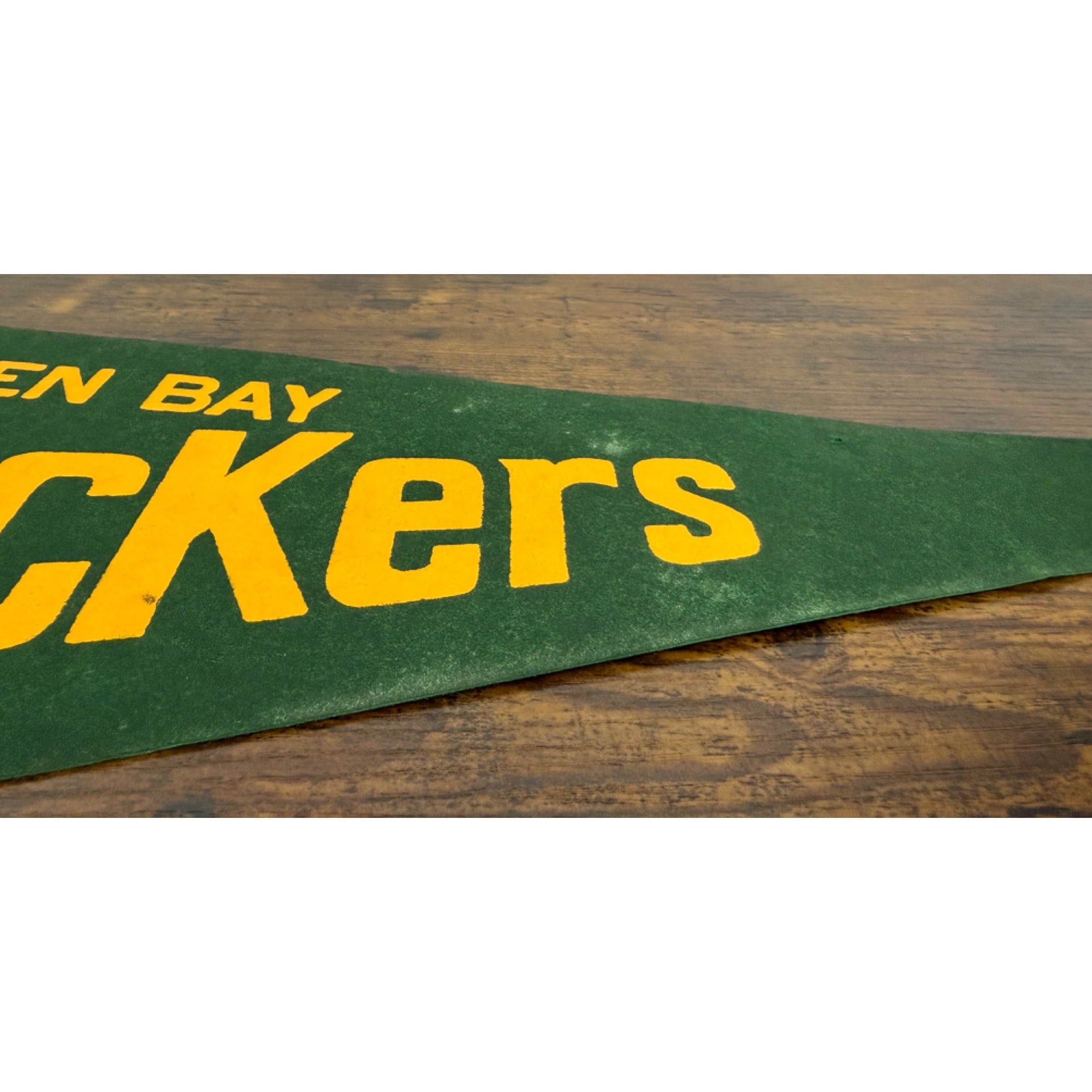 Green Bay Packers NFL Vintage Felt Pennant With Helmet Logo - Sports Memorabilia