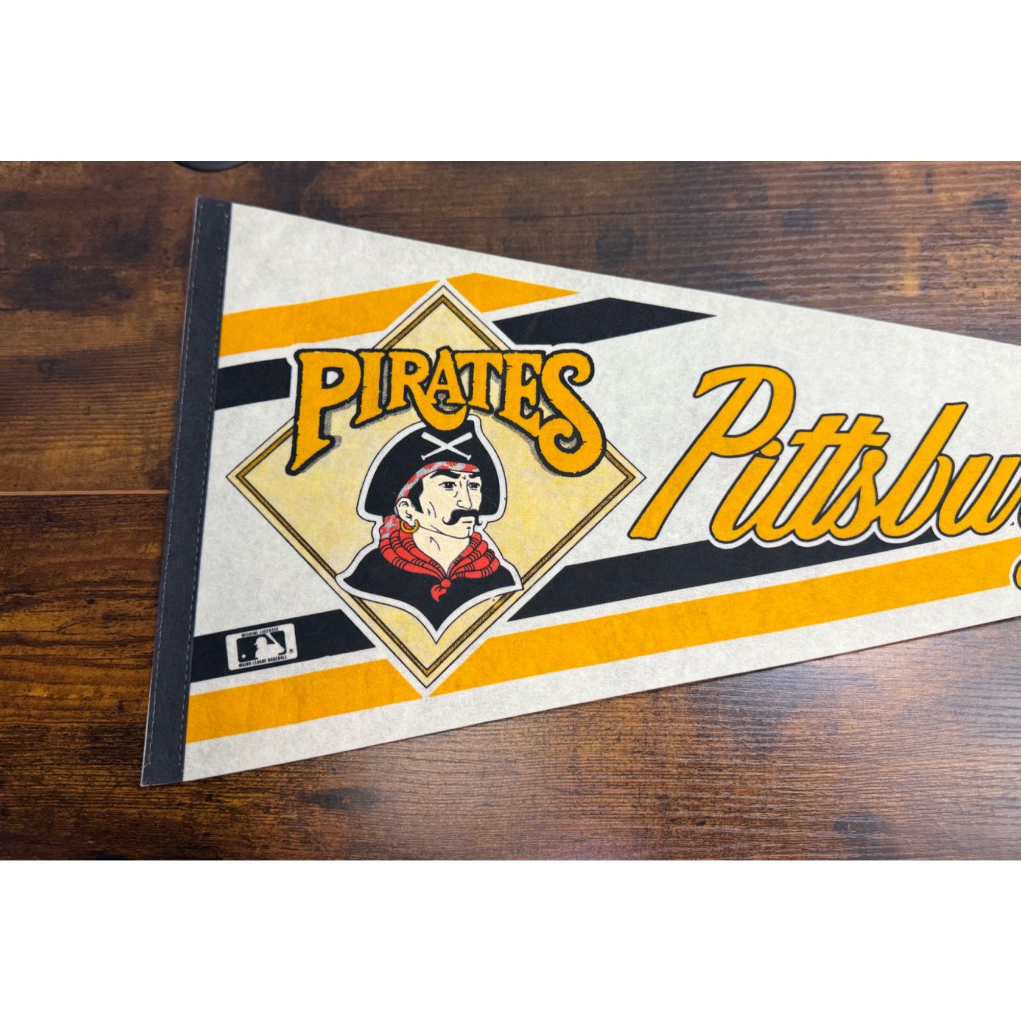 Vintage Pittsburgh Pirates MLB Felt Pennant Logo & Bold Graphics 29.5 inches