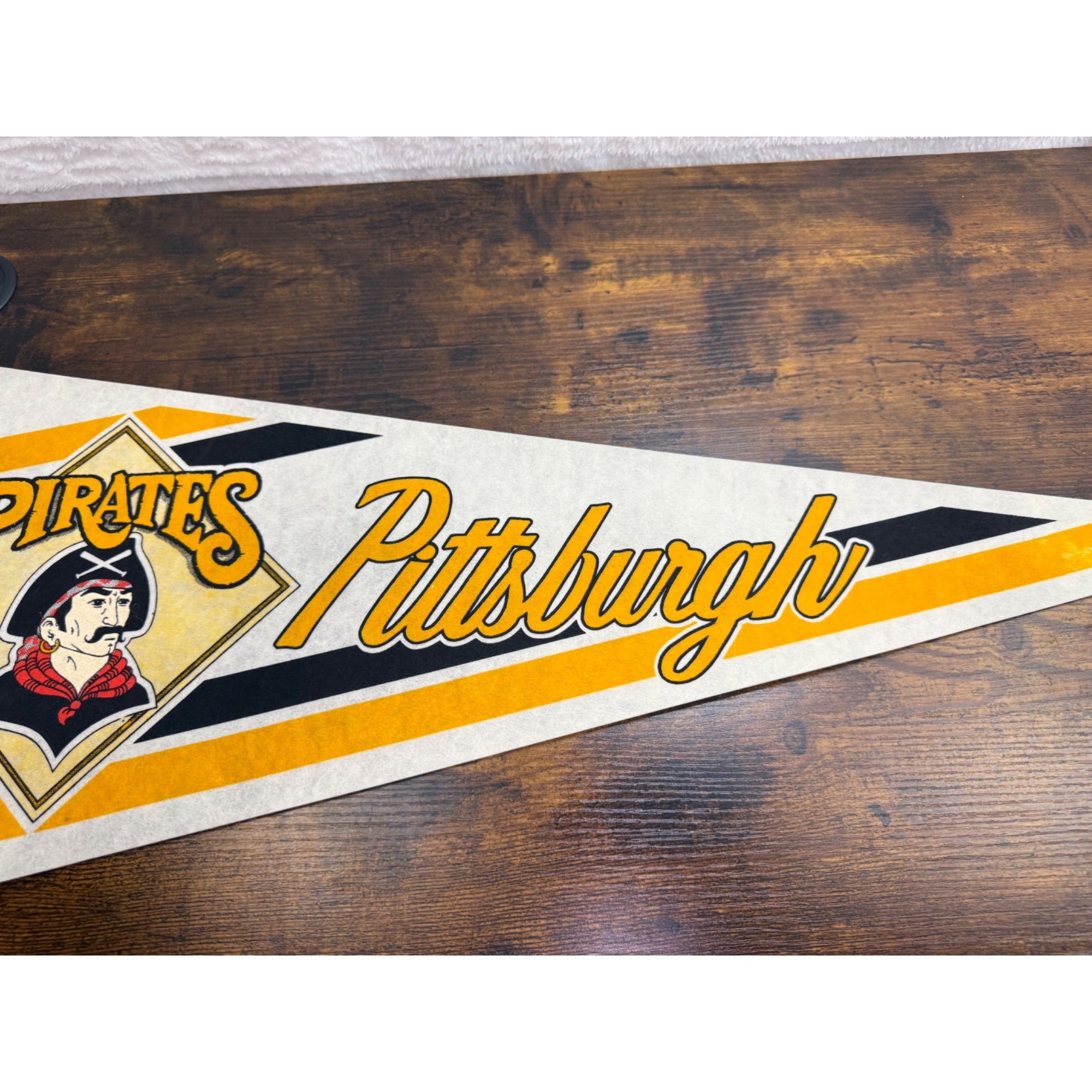Vintage Pittsburgh Pirates MLB Felt Pennant Logo & Bold Graphics 29.5 inches