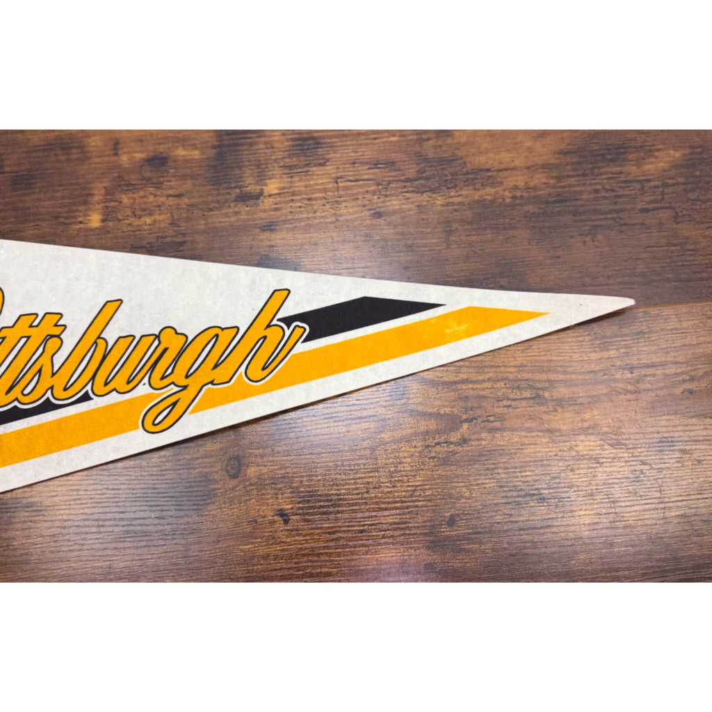 Vintage Pittsburgh Pirates MLB Felt Pennant Logo & Bold Graphics 29.5 inches