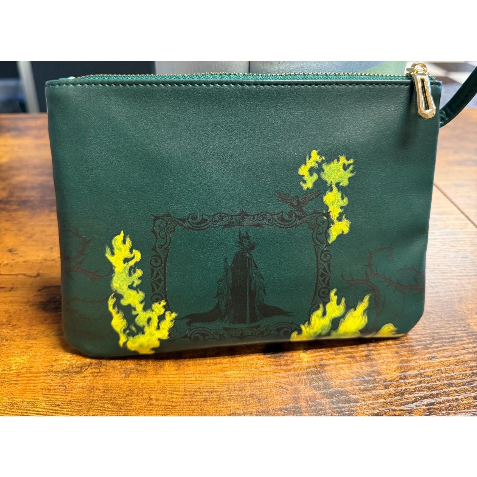 NEW Disney Sleeping beauty hand bag with matching Maleficent change purse