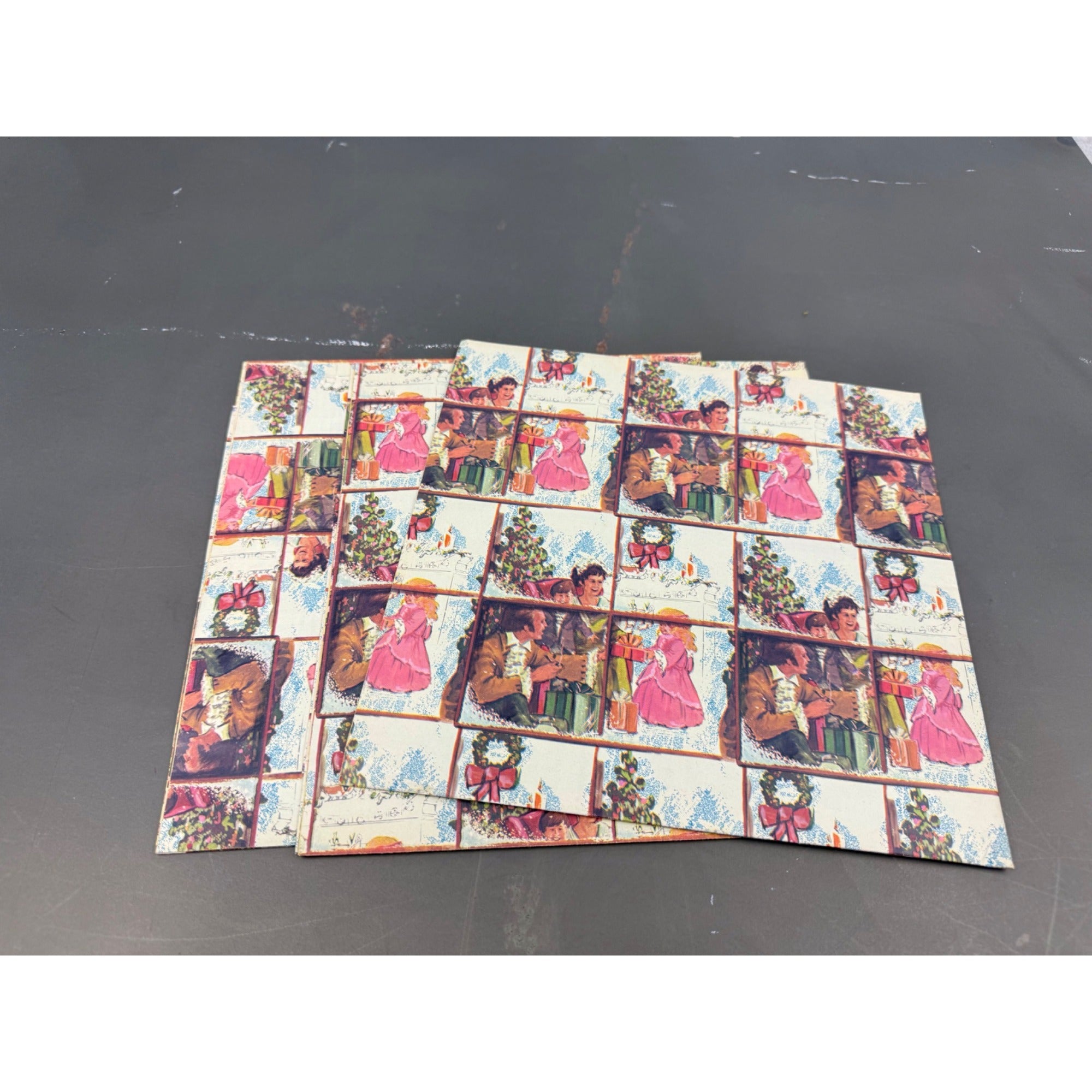 Set of 3 vintage Christmas wrapping paper with 2 different designs