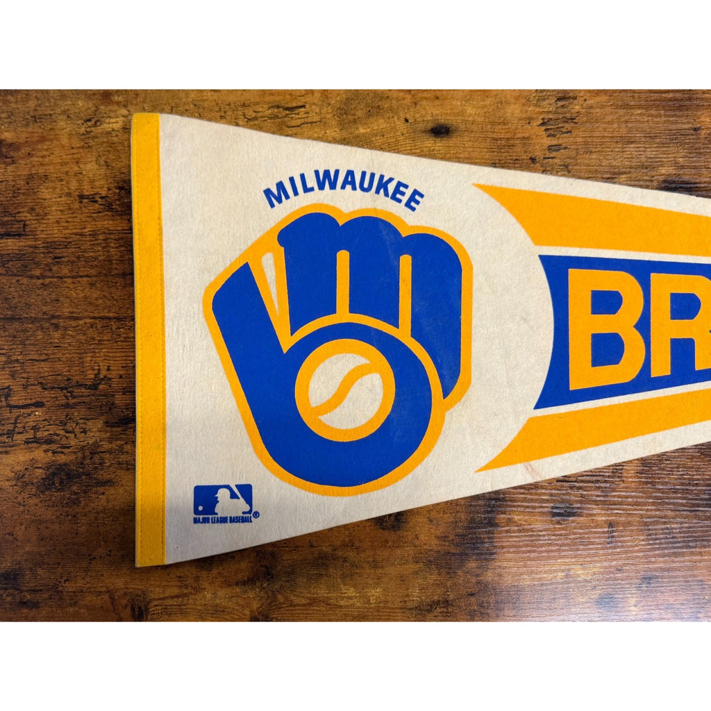 Vintage MLB Milwaukee Brewers pennant