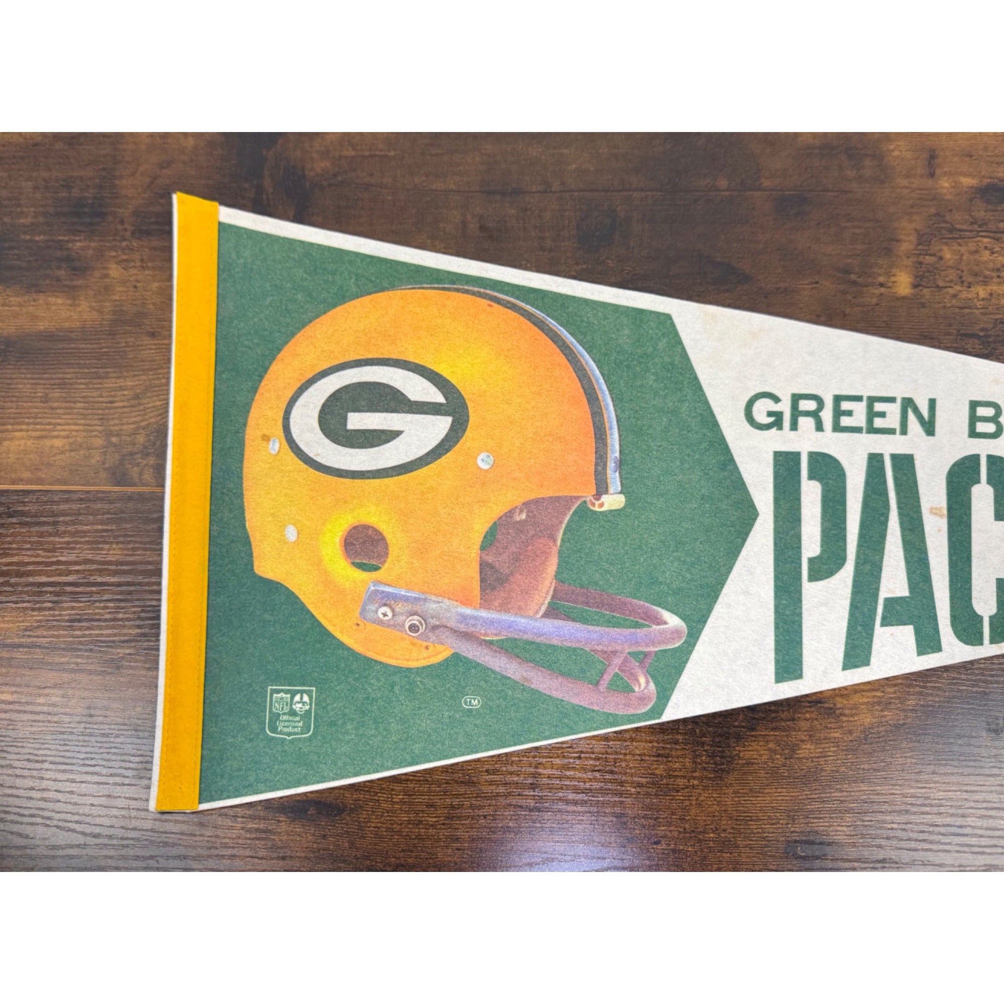 Vintage NFL Green Bay Packers NFL Licensed Pennant With Team Helmet Design