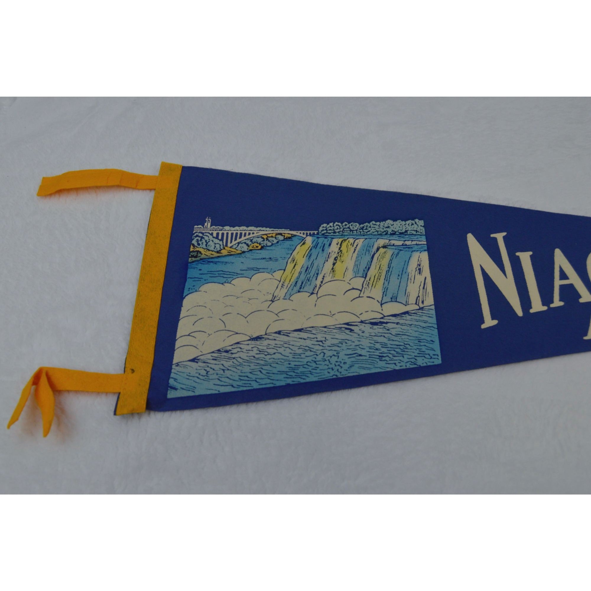 Vintage Niagara Falls New York pennant